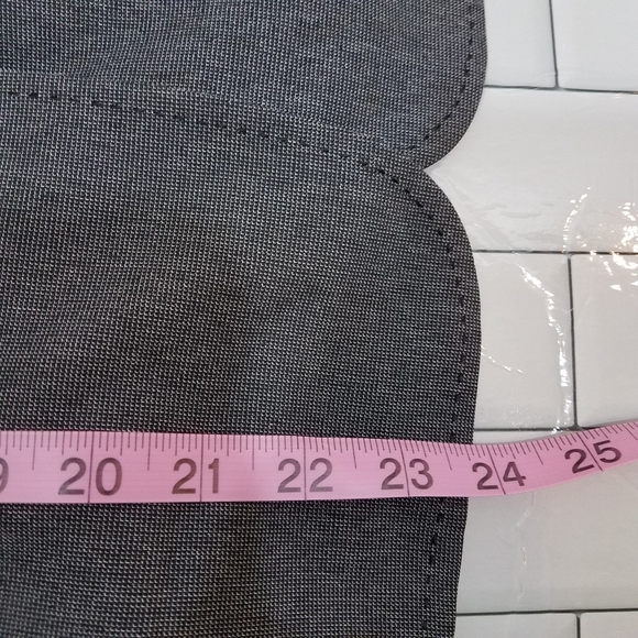 Tahari Gray Pant Suit 6P - Picture 13 of 16